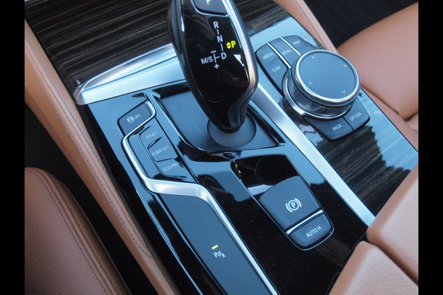 BMW 5 Serie 530i High Executive | Panoramadak | Sfeerverlichting | Apple Carplay | Cruise Control |