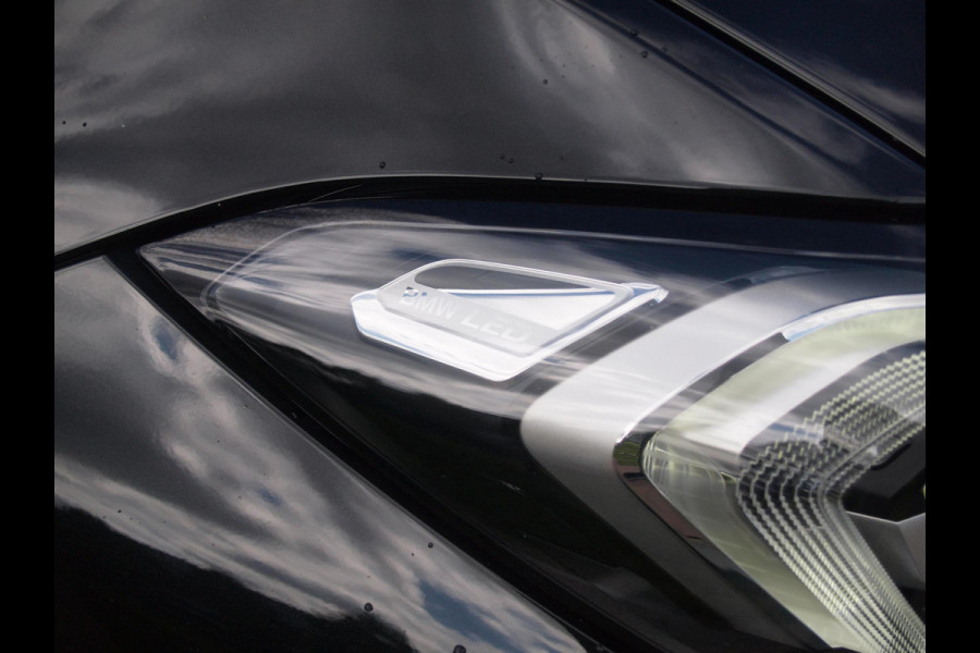 BMW 3 Serie Touring 320e M-Pakket | Panoramadak | Sfeerverlichting | Facelift |