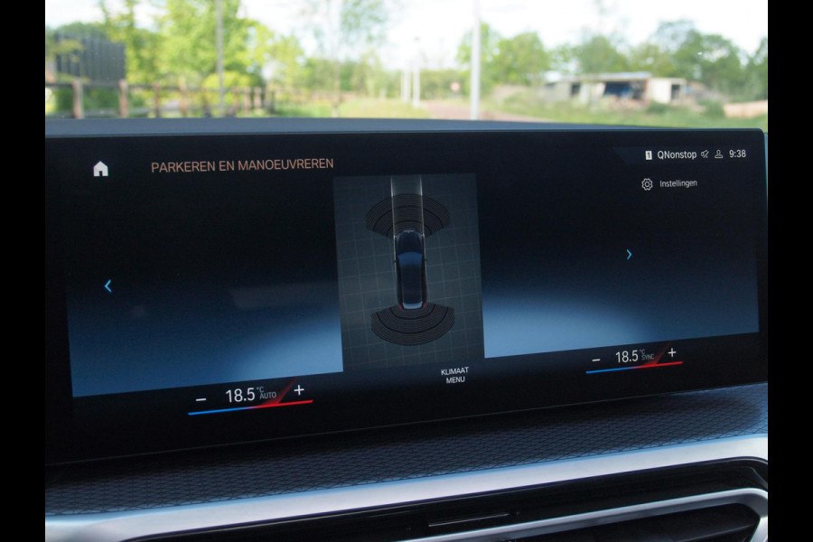 BMW 3 Serie Touring 320e M-Pakket | Panoramadak | Sfeerverlichting | Facelift |