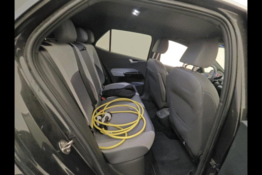 Volkswagen ID.3 First Plus 58 kWh 204 PK | Navigatie | 19" Lm velgen | Parkeercamera |