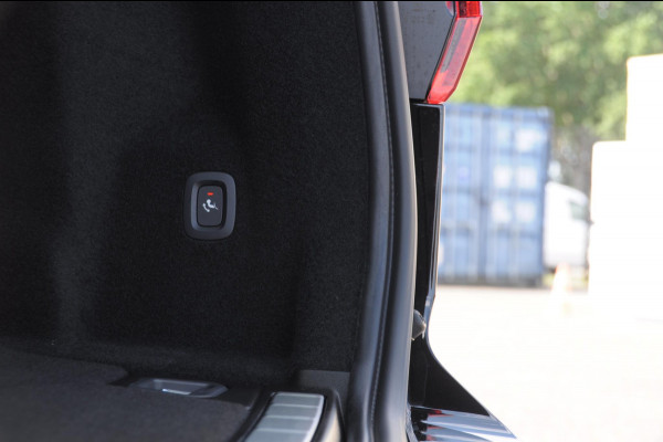 Volvo XC60 T6 350PK Automaat AWD Plus Black Edition / Elektrisch bedienbare voorstoelen met geheugen/ Stoelverwarming/ Stuurverwarming/ Harman Kardon audio/ 360 Camera/