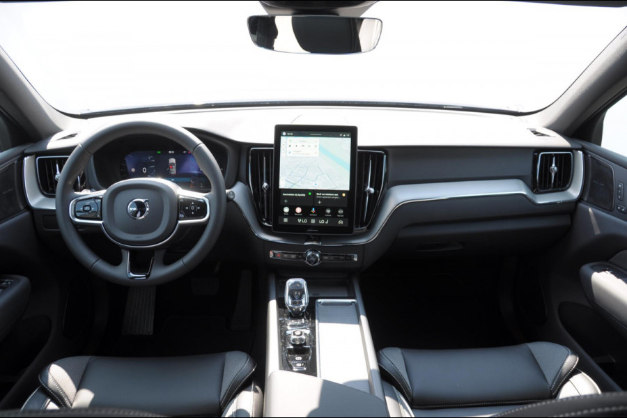 Volvo XC60 T6 350PK Automaat AWD Plus Black Edition / Elektrisch bedienbare voorstoelen met geheugen/ Stoelverwarming/ Stuurverwarming/ Harman Kardon audio/ 360 Camera/