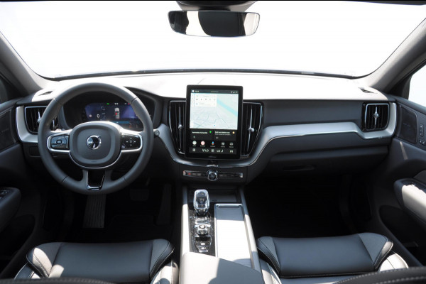 Volvo XC60 T6 350PK Automaat AWD Plus Black Edition / Elektrisch bedienbare voorstoelen met geheugen/ Stoelverwarming/ Stuurverwarming/ Harman Kardon audio/ 360 Camera/