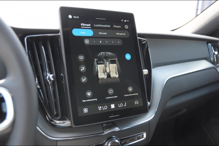Volvo XC60 T6 350PK Automaat AWD Plus Black Edition / Elektrisch bedienbare voorstoelen met geheugen/ Stoelverwarming/ Stuurverwarming/ Harman Kardon audio/ 360 Camera/