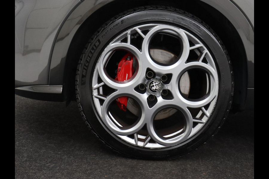 Alfa Romeo Tonale 1.5T Hybrid Edizione Speciale | Stoelventilatie | Leder | Harman/Kardon | Adaptive cruise | Matrix LED | Carplay | Camera | Stoelverwarming | Navigatie | Keyless | Stuurverwarming | Origineel NL
