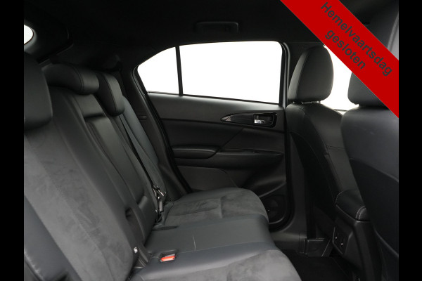 Mitsubishi Eclipse Cross 2.4 Intense+ PHEV 188pk Dealer O.H. | Trekhaak Afn. | 360 Camera | Adaptive Cruise | Alcantara Sportstoelen Verwarmd | Apple Carplay | Keyless | Stuur Verwarmd | Navigatie | Blis | DAB | Plug In Hybr