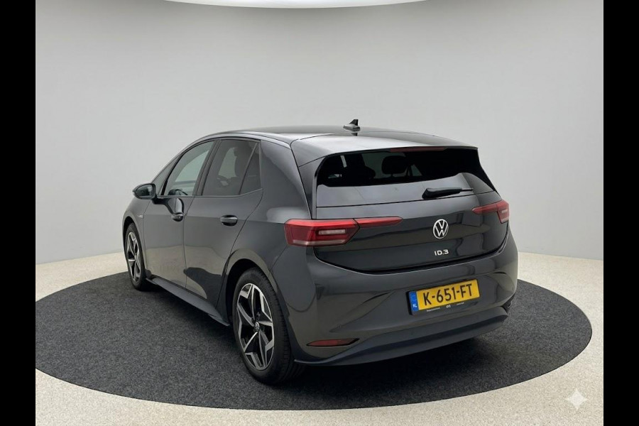 Volkswagen ID.3 First Plus 58 kWh 204 PK | Navigatie | 19" Lm velgen | Parkeercamera |