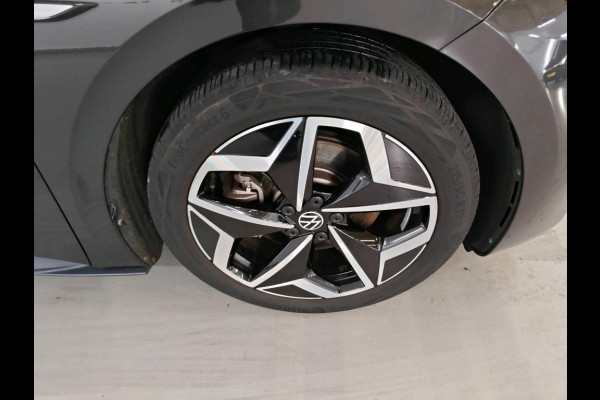 Volkswagen ID.3 First Plus 58 kWh 204 PK | Navigatie | 19" Lm velgen | Parkeercamera |
