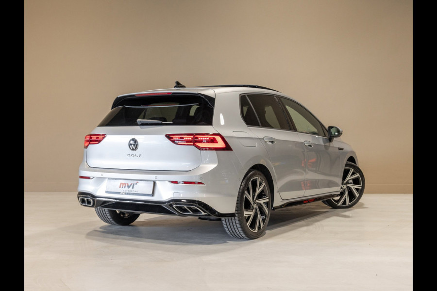 Volkswagen Golf 1.5 TSI 2x R-Line / 150pk / Panorama dak / Dodehoek herkenning / Stoelverwarming /