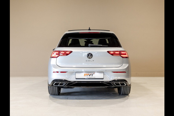 Volkswagen Golf 1.5 TSI 2x R-Line / 150pk / Panorama dak / Dodehoek herkenning / Stoelverwarming /