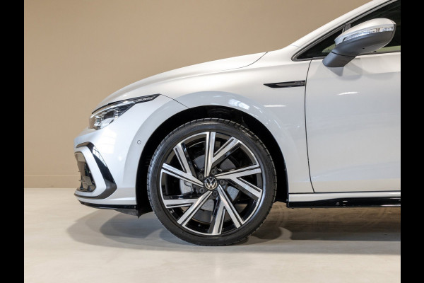 Volkswagen Golf 1.5 TSI 2x R-Line / 150pk / Panorama dak / Dodehoek herkenning / Stoelverwarming /