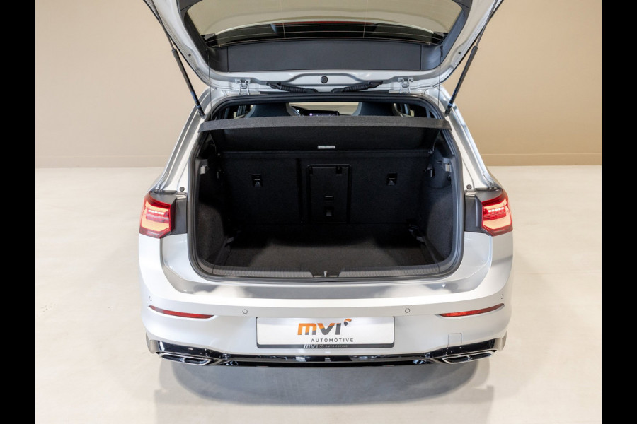 Volkswagen Golf 1.5 TSI 2x R-Line / 150pk / Panorama dak / Dodehoek herkenning / Stoelverwarming /