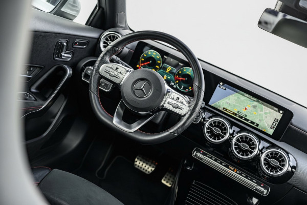 Mercedes-Benz A-Klasse 250 4MATIC AMG Line |Pano|360|Sfeerverlichting