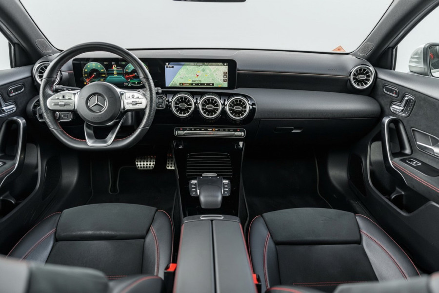Mercedes-Benz A-Klasse 250 4MATIC AMG Line |Pano|360|Sfeerverlichting