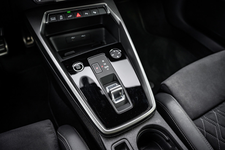 Audi A3 Sportback 45 TFSI e S edition Competition RS-Seats/Massage/245PK