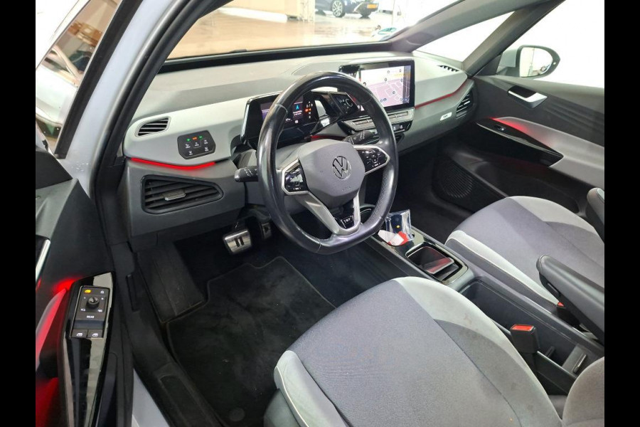 Volkswagen ID.3 First Plus 58 kWh 204 PK | Navigatie | 19" Lm velgen | Parkeercamera |