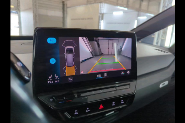 Volkswagen ID.3 First Plus 58 kWh 204 PK | Navigatie | 19" Lm velgen | Parkeercamera |