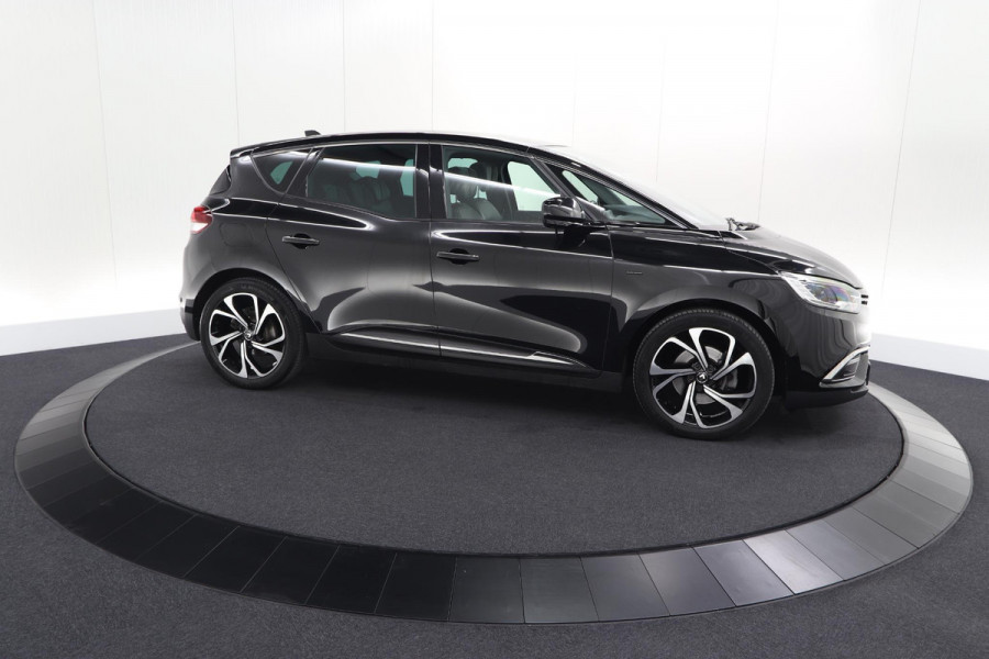 Renault Scénic TCE 160 EDC Black Edition | Trekhaak | Adaptieve Cruise Control | BOSE Premium Audio | Panoramadak