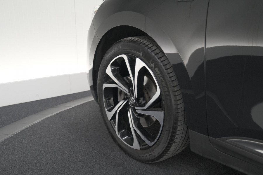 Renault Scénic TCE 160 EDC Black Edition | Trekhaak | Adaptieve Cruise Control | BOSE Premium Audio | Panoramadak