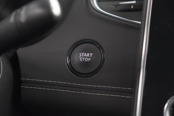 Renault Scénic TCE 160 EDC Black Edition | Trekhaak | Adaptieve Cruise Control | BOSE Premium Audio | Panoramadak