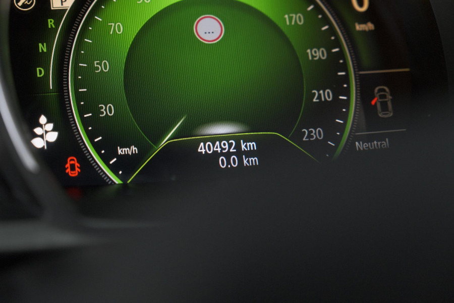 Renault Scénic TCE 160 EDC Black Edition | Trekhaak | Adaptieve Cruise Control | BOSE Premium Audio | Panoramadak
