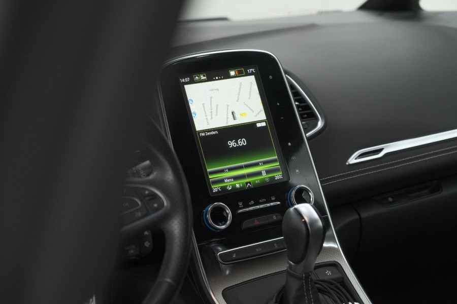 Renault Scénic TCE 160 EDC Black Edition | Trekhaak | Adaptieve Cruise Control | BOSE Premium Audio | Panoramadak