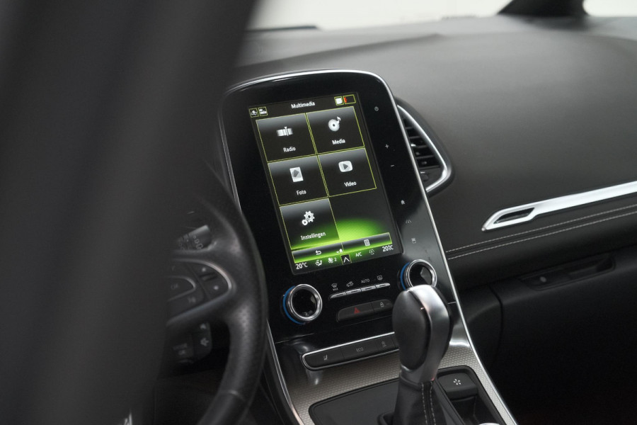 Renault Scénic TCE 160 EDC Black Edition | Trekhaak | Adaptieve Cruise Control | BOSE Premium Audio | Panoramadak