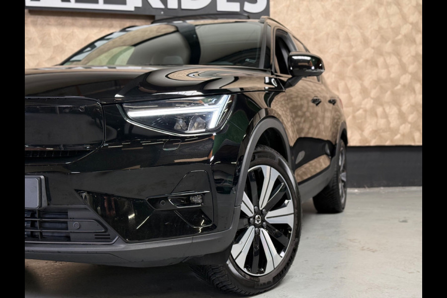 Volvo XC40 Recharge Core 70 kWh | Pano | Led | Stuur/Stoel verwarming | Camera | Carplay