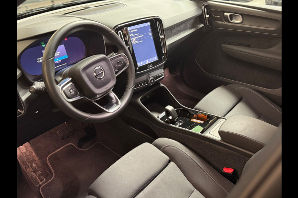Volvo XC40 Recharge Core 70 kWh | Pano | Led | Stuur/Stoel verwarming | Camera | Carplay