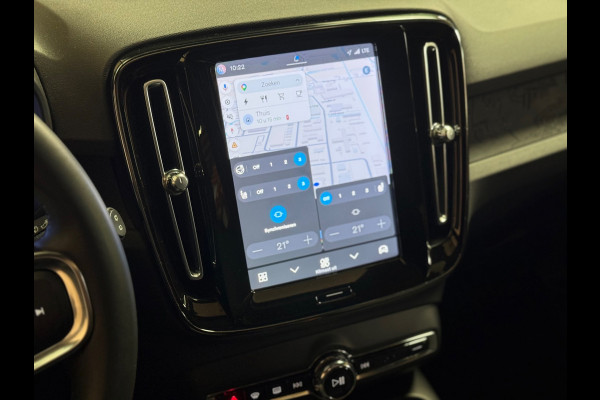 Volvo XC40 Recharge Core 70 kWh | Pano | Led | Stuur/Stoel verwarming | Camera | Carplay