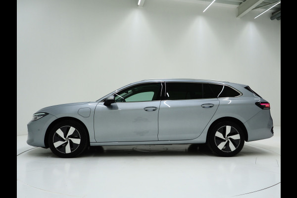 Volkswagen Passat Variant 1.5 eHybrid Elegance | Panoramadak | Leder | Trekhaak | HUD | Massage | 360 | Sfeerlicht | Keyless | Carplay
