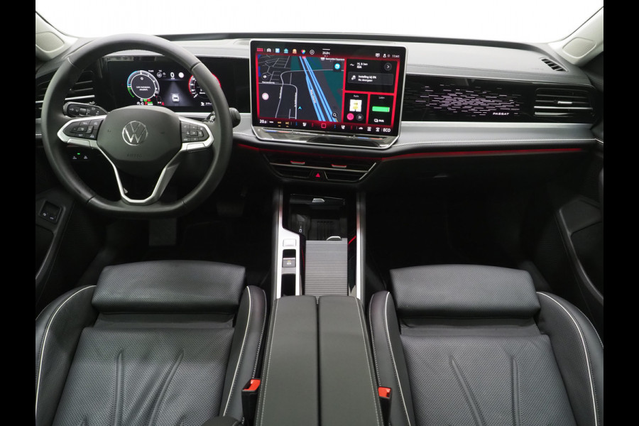 Volkswagen Passat Variant 1.5 eHybrid Elegance | Panoramadak | Leder | Trekhaak | HUD | Massage | 360 | Sfeerlicht | Keyless | Carplay