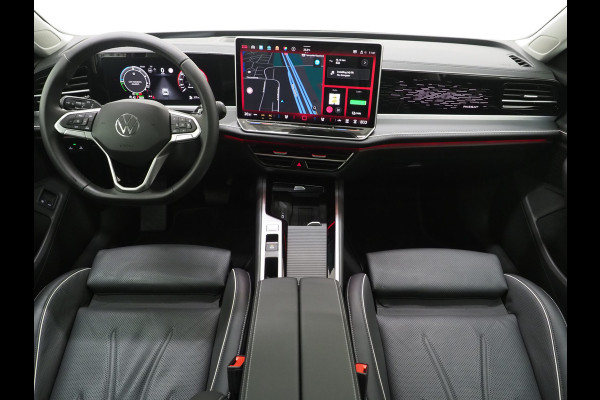 Volkswagen Passat Variant 1.5 eHybrid Elegance | Panoramadak | Leder | Trekhaak | HUD | Massage | 360 | Sfeerlicht | Keyless | Carplay