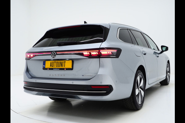 Volkswagen Passat Variant 1.5 eHybrid Elegance | Panoramadak | Leder | Trekhaak | HUD | Massage | 360 | Sfeerlicht | Keyless | Carplay