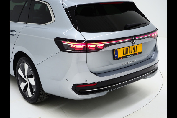 Volkswagen Passat Variant 1.5 eHybrid Elegance | Panoramadak | Leder | Trekhaak | HUD | Massage | 360 | Sfeerlicht | Keyless | Carplay