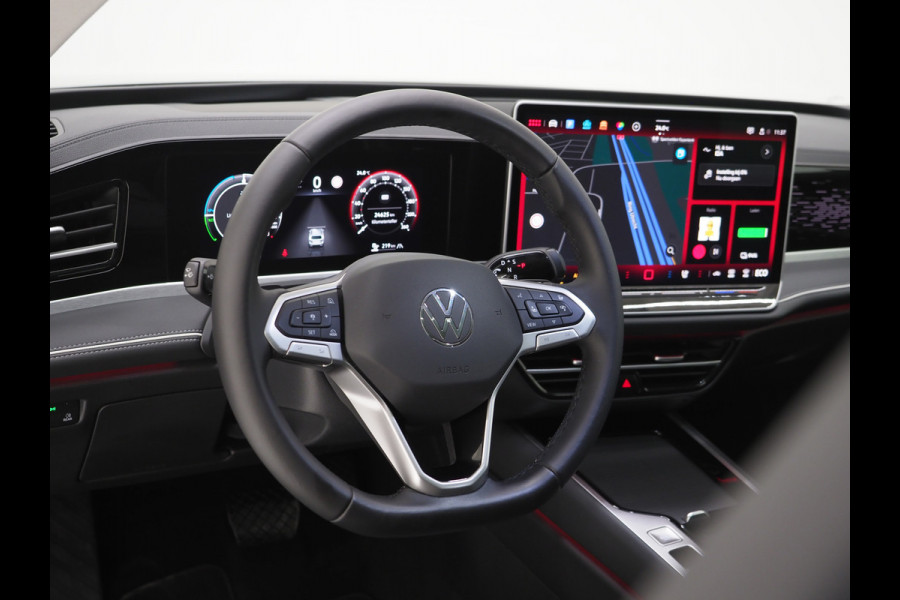 Volkswagen Passat Variant 1.5 eHybrid Elegance | Panoramadak | Leder | Trekhaak | HUD | Massage | 360 | Sfeerlicht | Keyless | Carplay
