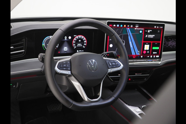 Volkswagen Passat Variant 1.5 eHybrid Elegance | Panoramadak | Leder | Trekhaak | HUD | Massage | 360 | Sfeerlicht | Keyless | Carplay