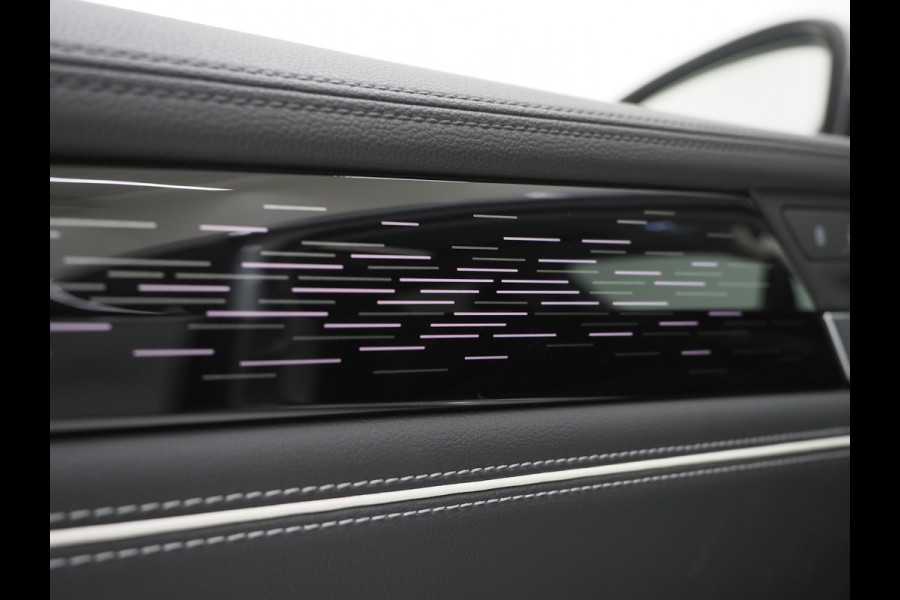 Volkswagen Passat Variant 1.5 eHybrid Elegance | Panoramadak | Leder | Trekhaak | HUD | Massage | 360 | Sfeerlicht | Keyless | Carplay