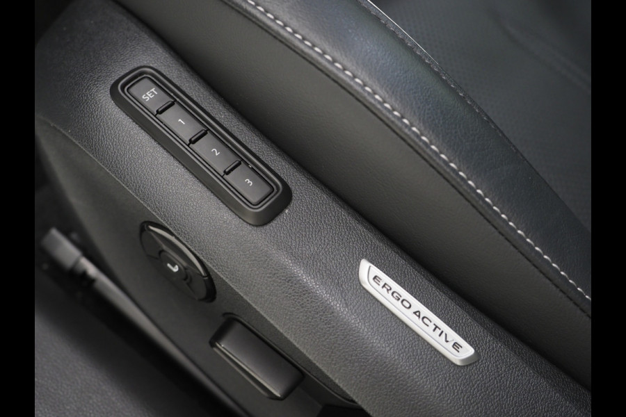Volkswagen Passat Variant 1.5 eHybrid Elegance | Panoramadak | Leder | Trekhaak | HUD | Massage | 360 | Sfeerlicht | Keyless | Carplay