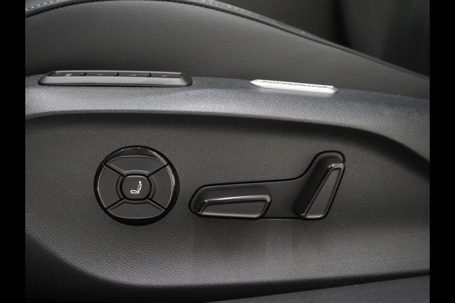 Volkswagen Passat Variant 1.5 eHybrid Elegance | Panoramadak | Leder | Trekhaak | HUD | Massage | 360 | Sfeerlicht | Keyless | Carplay
