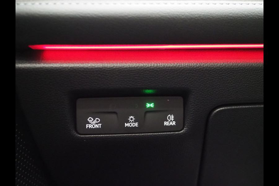 Volkswagen Passat Variant 1.5 eHybrid Elegance | Panoramadak | Leder | Trekhaak | HUD | Massage | 360 | Sfeerlicht | Keyless | Carplay