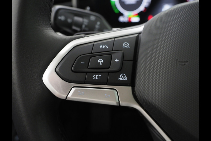Volkswagen Passat Variant 1.5 eHybrid Elegance | Panoramadak | Leder | Trekhaak | HUD | Massage | 360 | Sfeerlicht | Keyless | Carplay