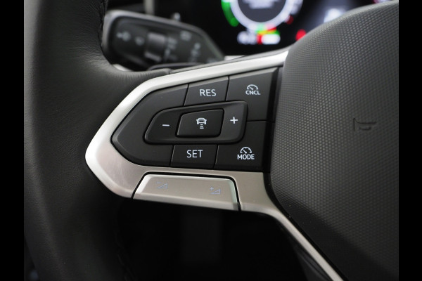 Volkswagen Passat Variant 1.5 eHybrid Elegance | Panoramadak | Leder | Trekhaak | HUD | Massage | 360 | Sfeerlicht | Keyless | Carplay