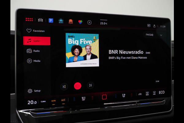Volkswagen Passat Variant 1.5 eHybrid Elegance | Panoramadak | Leder | Trekhaak | HUD | Massage | 360 | Sfeerlicht | Keyless | Carplay