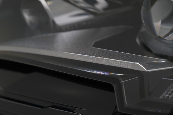 Peugeot 3008 PureTech 130 EAT8 GT | Camera | Adaptieve Cruise Control | Alcantara Bekleding | Dodehoekdetectie