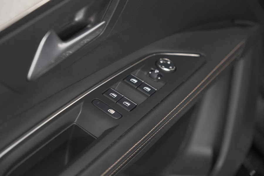 Peugeot 3008 PureTech 130 EAT8 GT | Camera | Adaptieve Cruise Control | Alcantara Bekleding | Dodehoekdetectie