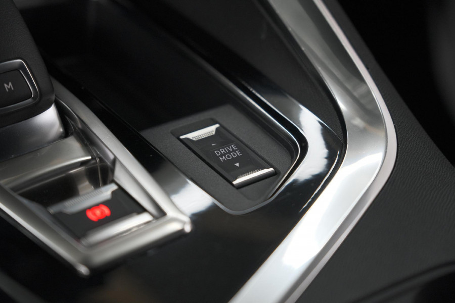 Peugeot 3008 PureTech 130 EAT8 GT | Camera | Adaptieve Cruise Control | Alcantara Bekleding | Dodehoekdetectie