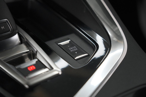 Peugeot 3008 PureTech 130 EAT8 GT | Camera | Adaptieve Cruise Control | Alcantara Bekleding | Dodehoekdetectie