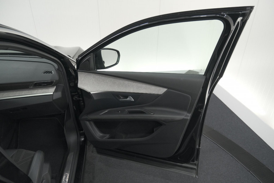 Peugeot 3008 PureTech 130 EAT8 GT | Camera | Adaptieve Cruise Control | Alcantara Bekleding | Dodehoekdetectie