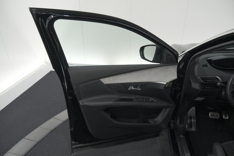 Peugeot 3008 PureTech 130 EAT8 GT | Camera | Adaptieve Cruise Control | Alcantara Bekleding | Dodehoekdetectie